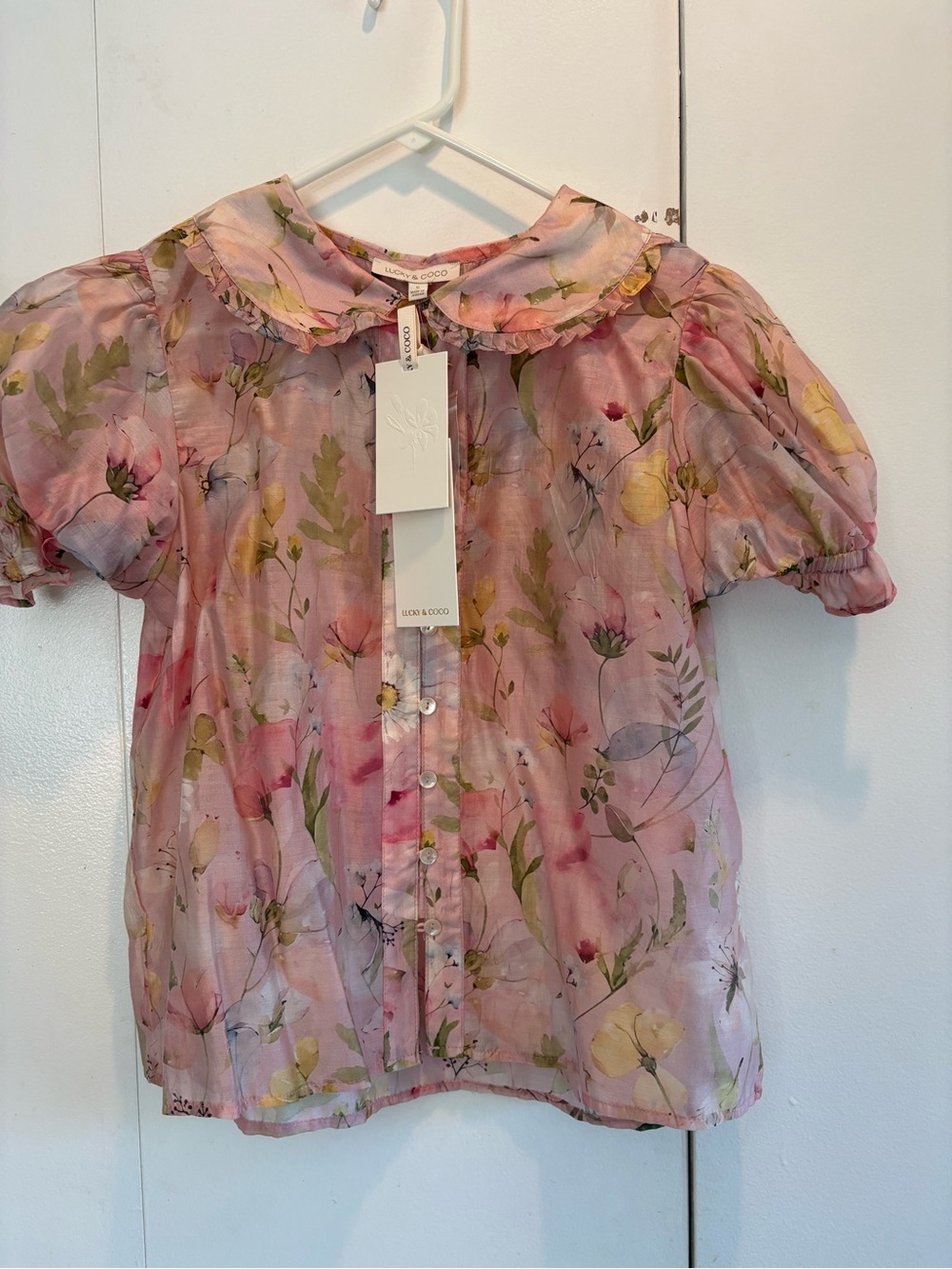 Light Pink Floral Puff-Sleeve Blouse by LooK & CoCo